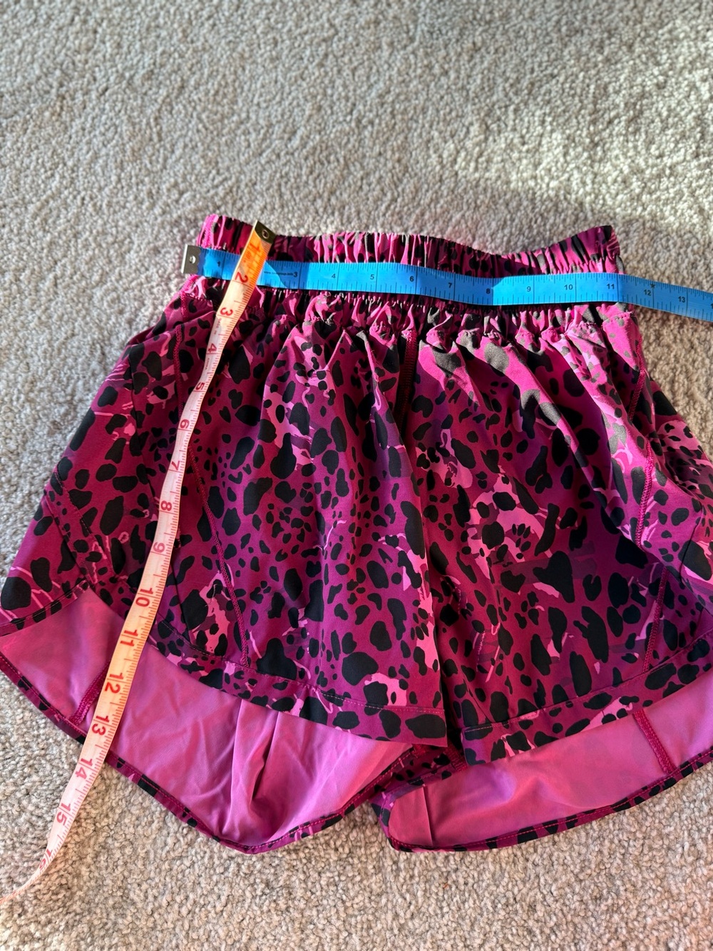 Lululemon bundle of 2 shorts size 6 like new. Yellow and pink animal print EUC - Picture 7 of 9